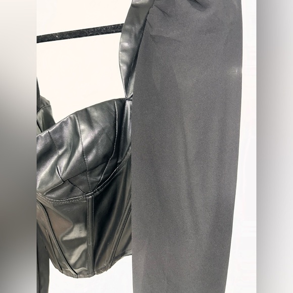 Fashion Nova corset Top with sheer arms - Picture 3 of 9